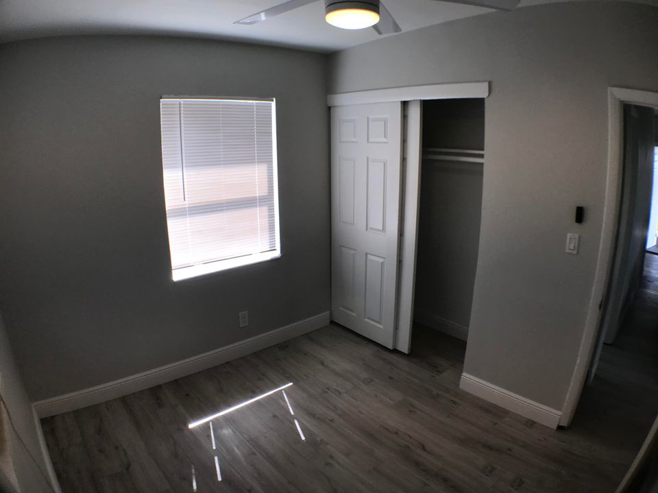 For Rent: $1,800 (2 beds, 1 baths, 980 Square Feet)