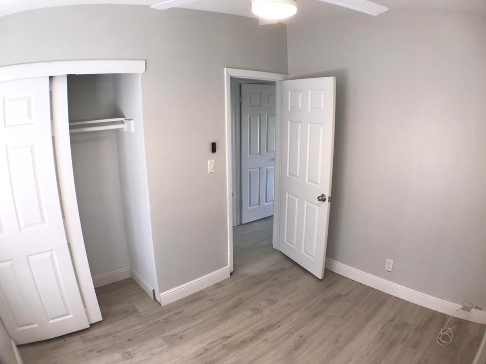 For Rent: $1,800 (2 beds, 1 baths, 980 Square Feet)