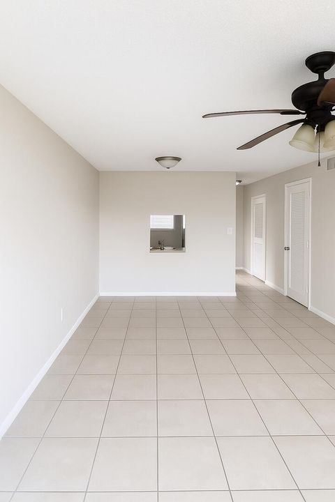 出租: $2,095 (2 贝兹, 1 浴室, 1000 平方英尺)