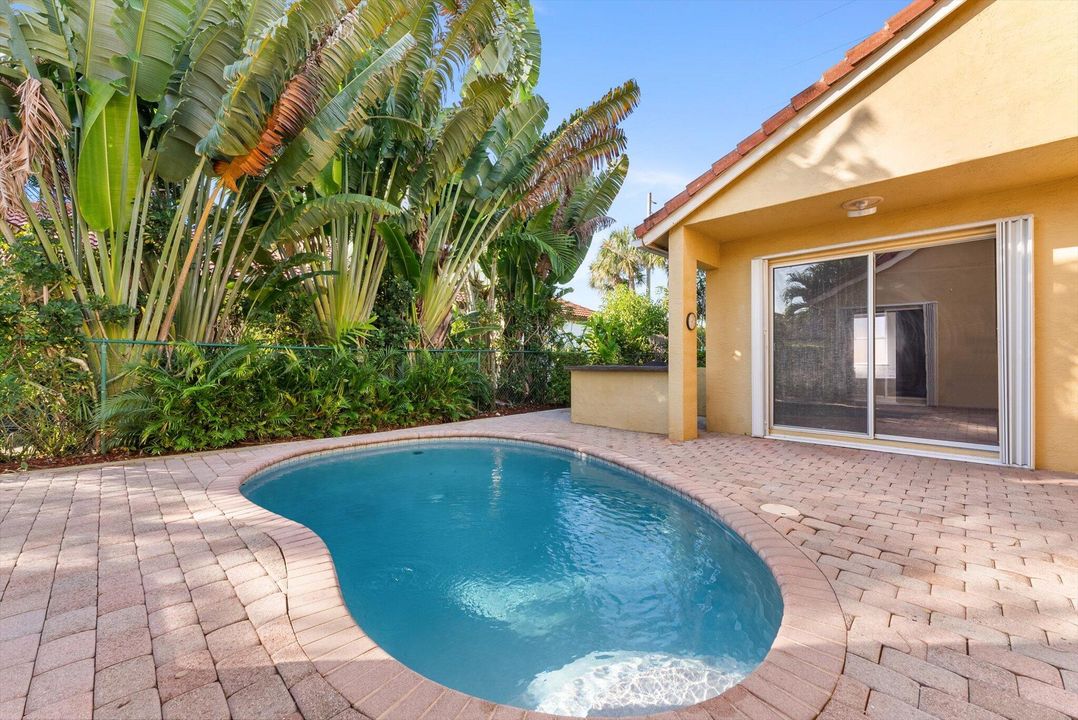 For Rent: $4,000 (4 beds, 3 baths, 1945 Square Feet)