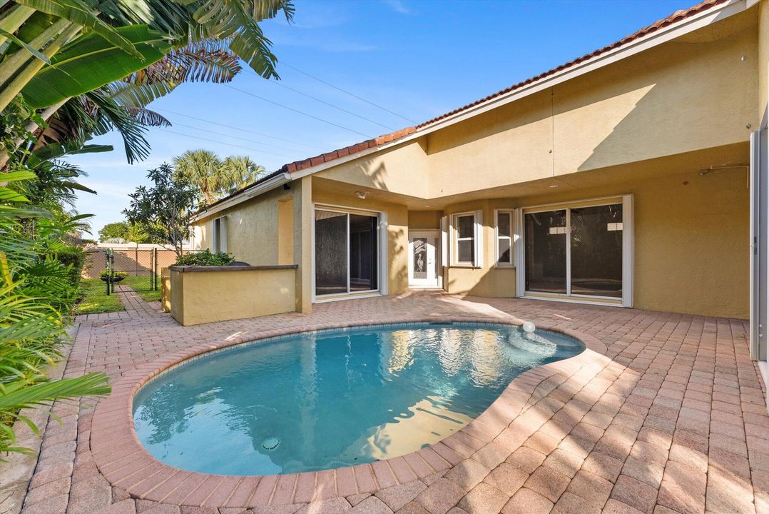 For Rent: $4,000 (4 beds, 3 baths, 1945 Square Feet)