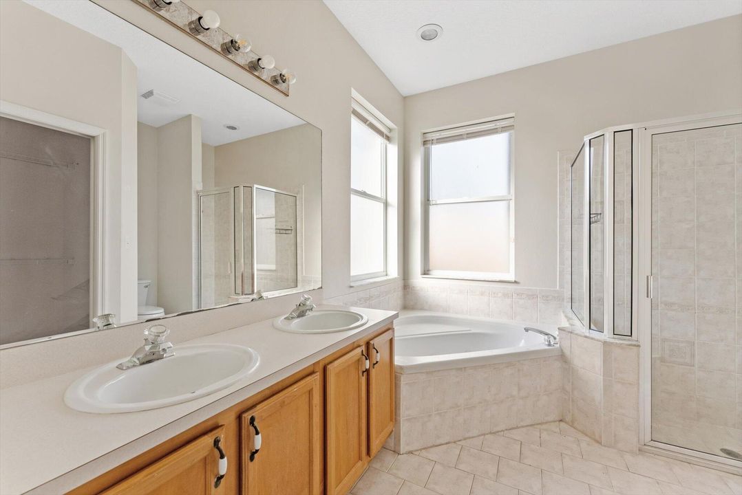 For Rent: $4,000 (4 beds, 3 baths, 1945 Square Feet)