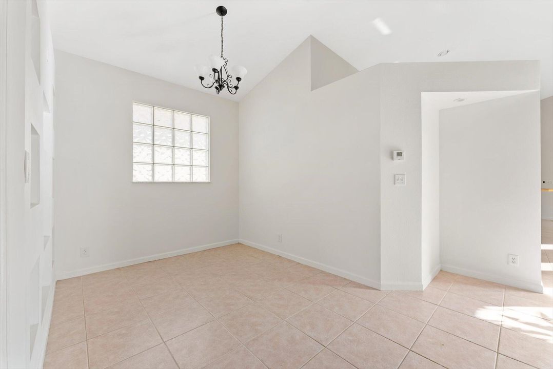 For Rent: $4,000 (4 beds, 3 baths, 1945 Square Feet)