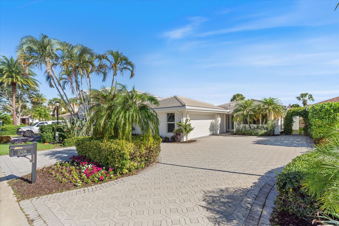 For Sale: $3,495,000 (3 beds, 3 baths, 2752 Square Feet)