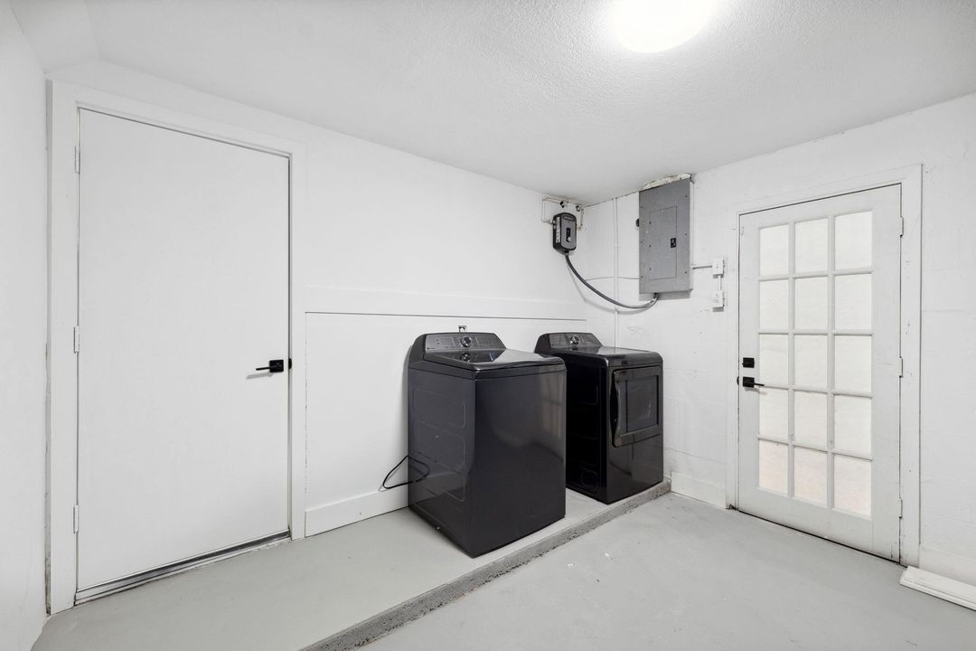 For Rent: $1,900 (3 beds, 2 baths, 1516 Square Feet)