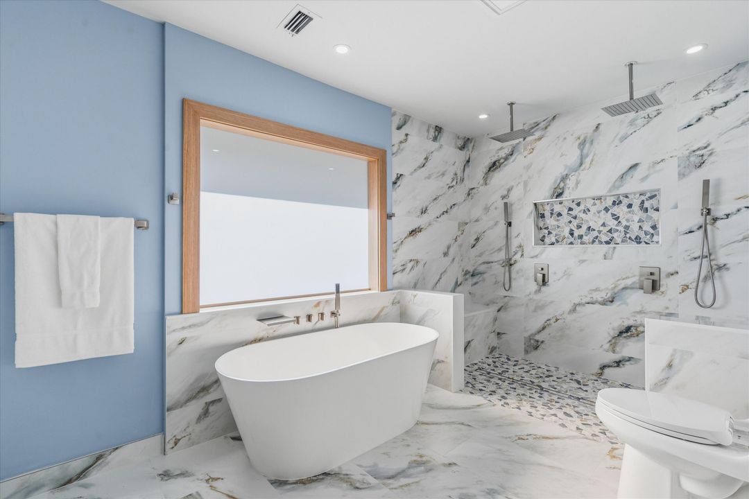 For Sale: $3,495,000 (3 beds, 3 baths, 2752 Square Feet)