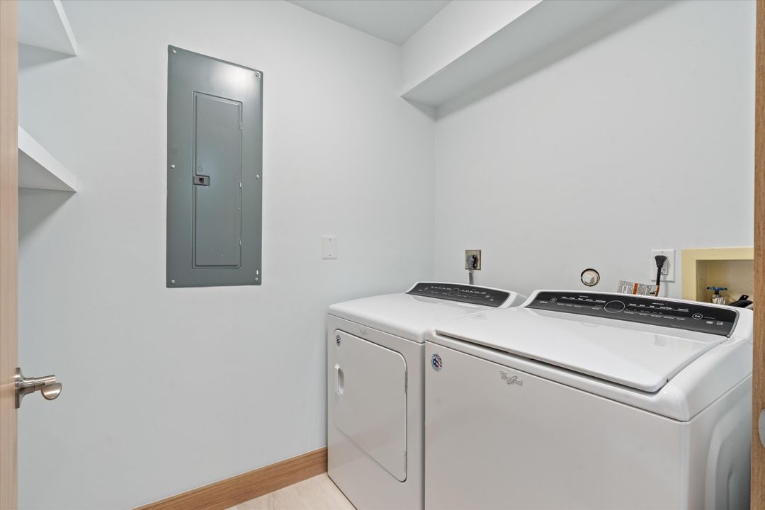 For Sale: $3,495,000 (3 beds, 3 baths, 2752 Square Feet)