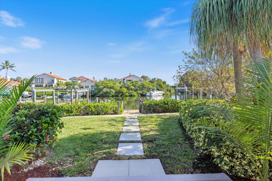 For Sale: $3,495,000 (3 beds, 3 baths, 2752 Square Feet)