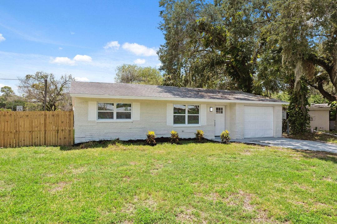 For Rent: $1,900 (3 beds, 2 baths, 1516 Square Feet)