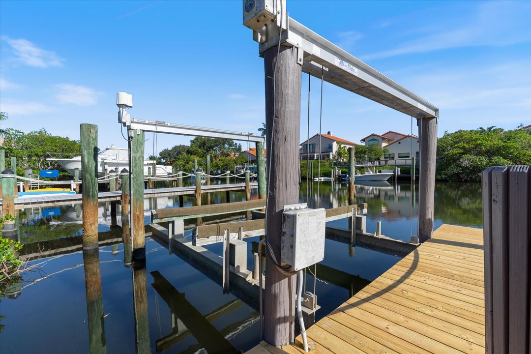 For Sale: $3,495,000 (3 beds, 3 baths, 2752 Square Feet)