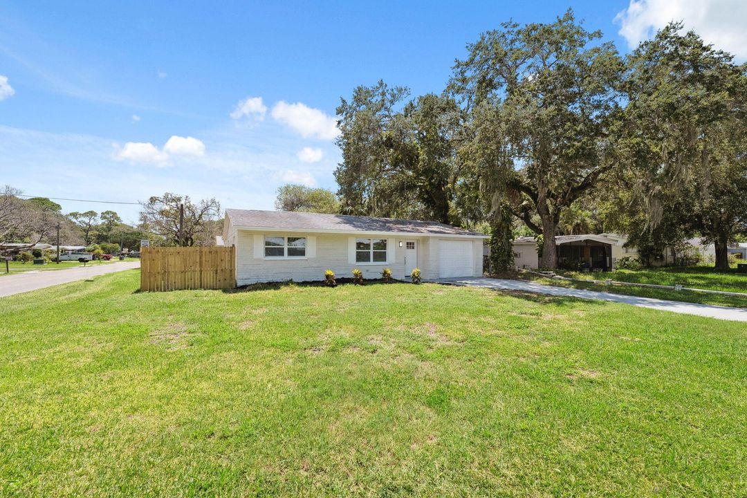 For Rent: $1,900 (3 beds, 2 baths, 1516 Square Feet)