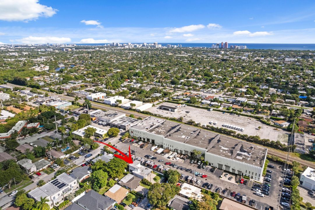 待售: $799,000 (3 贝兹, 3 浴室, 2305 平方英尺)