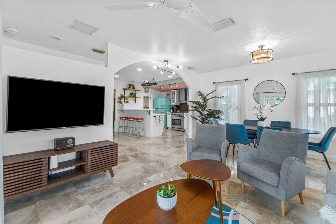 For Rent: $13,500 (2 beds, 2 baths, 1135 Square Feet)