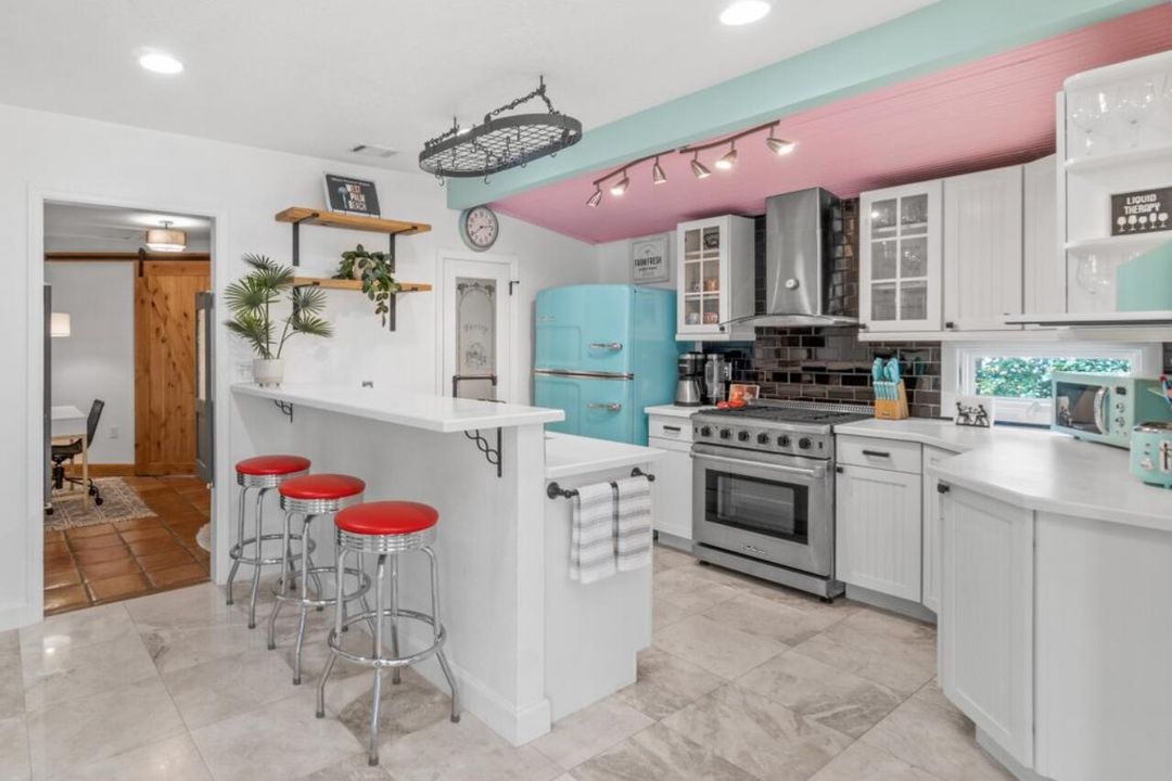 For Rent: $13,500 (2 beds, 2 baths, 1135 Square Feet)