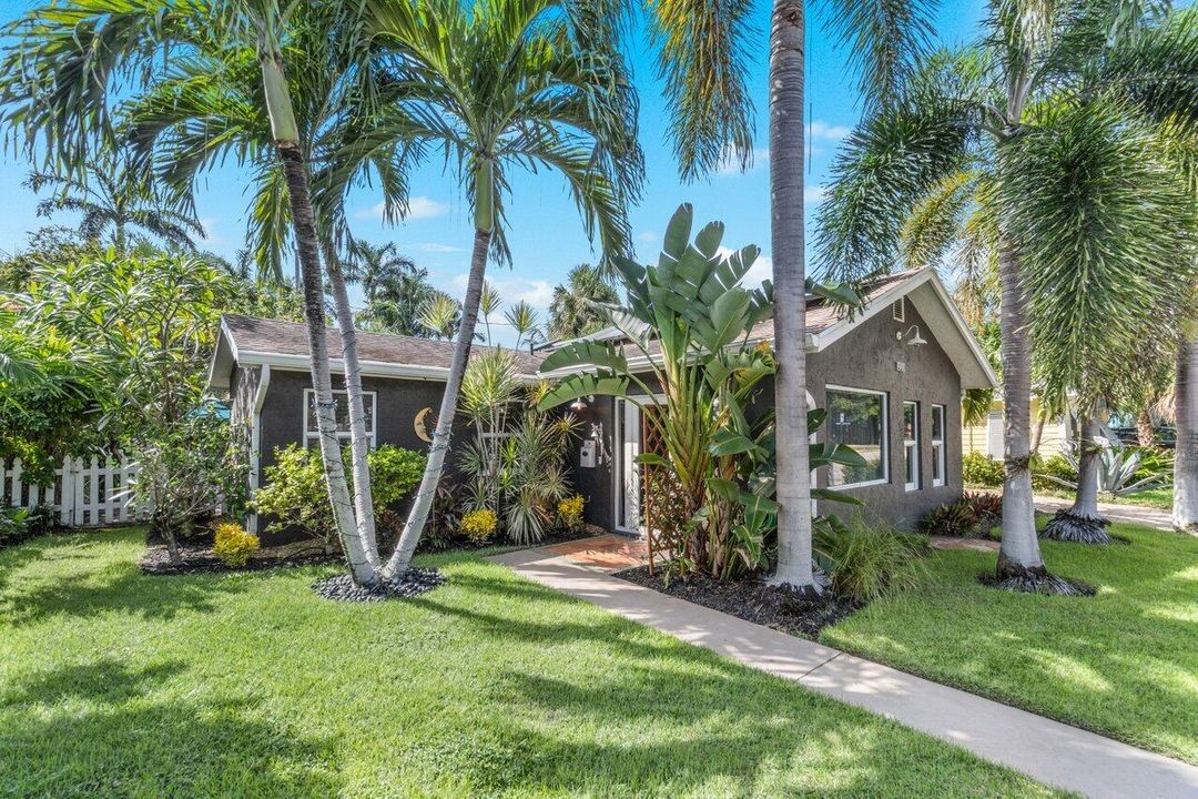 For Rent: $13,500 (2 beds, 2 baths, 1135 Square Feet)