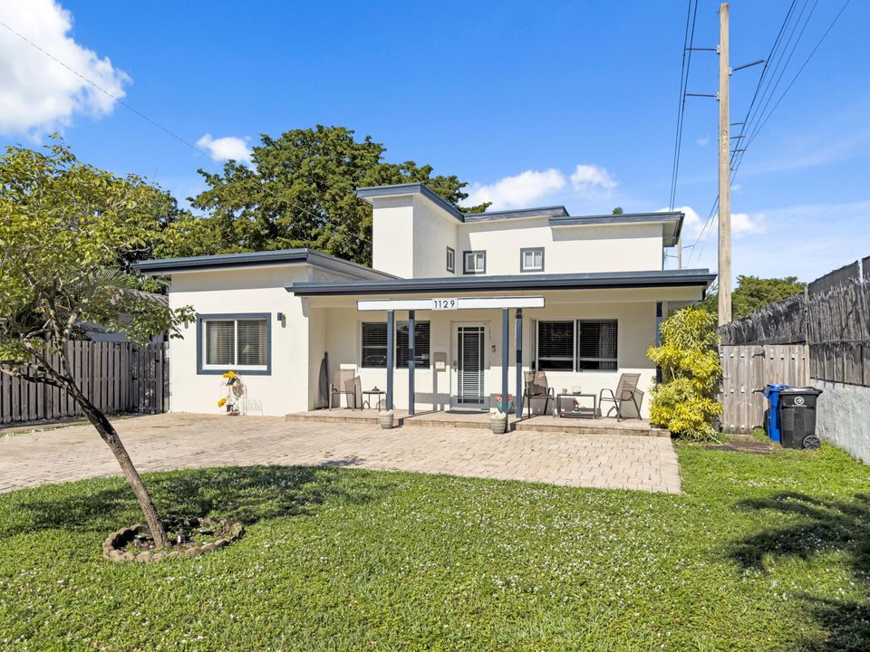 待售: $799,000 (3 贝兹, 3 浴室, 2305 平方英尺)