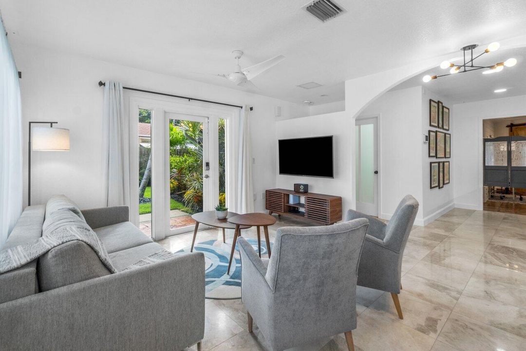 For Rent: $13,500 (2 beds, 2 baths, 1135 Square Feet)