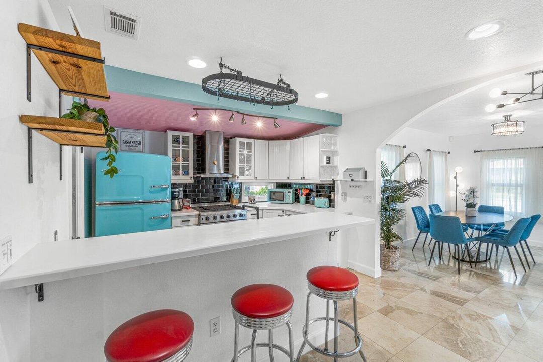 For Rent: $13,500 (2 beds, 2 baths, 1135 Square Feet)