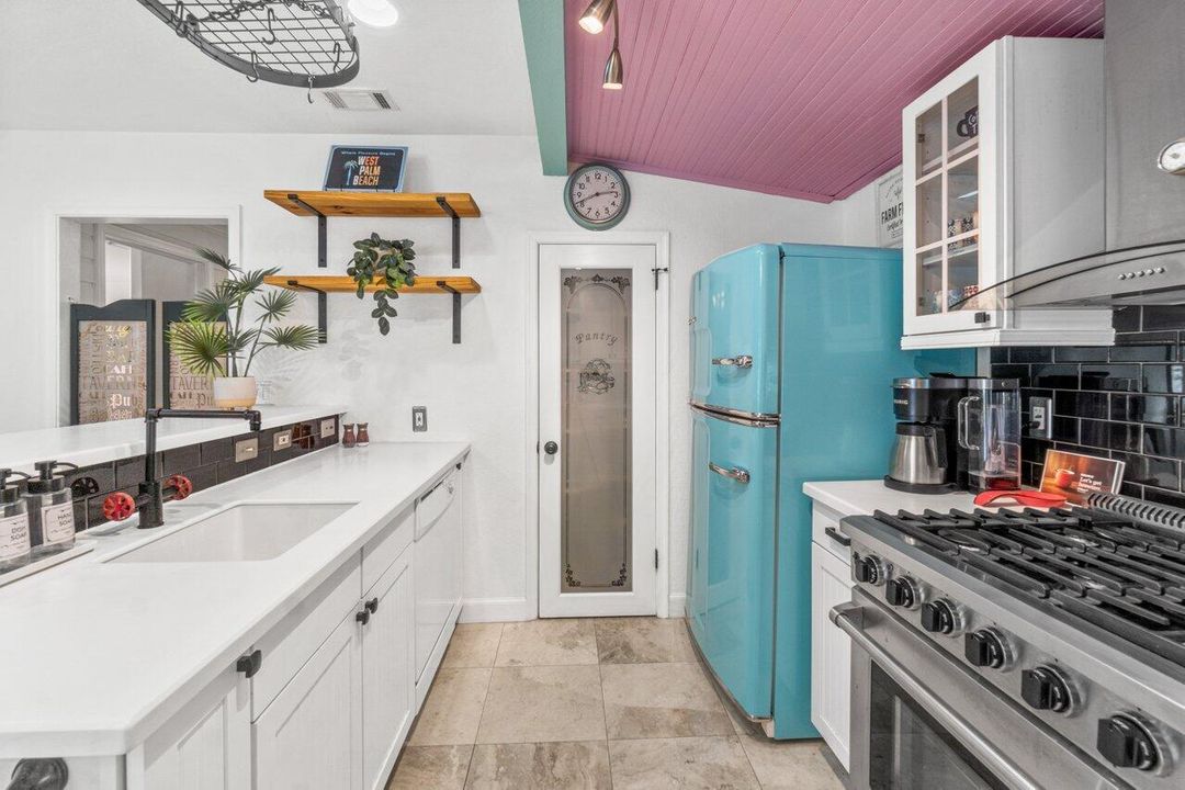 For Rent: $13,500 (2 beds, 2 baths, 1135 Square Feet)