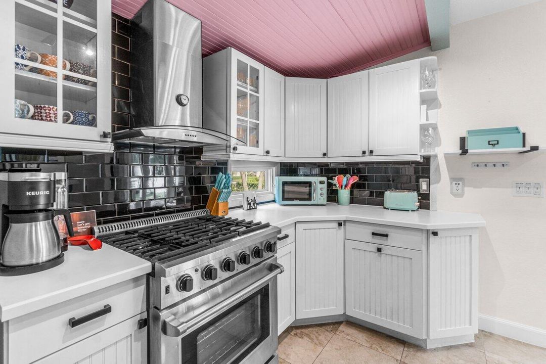 For Rent: $13,500 (2 beds, 2 baths, 1135 Square Feet)