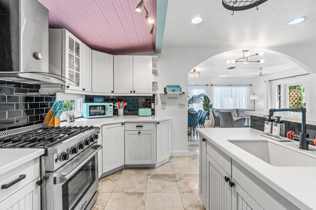 For Rent: $13,500 (2 beds, 2 baths, 1135 Square Feet)