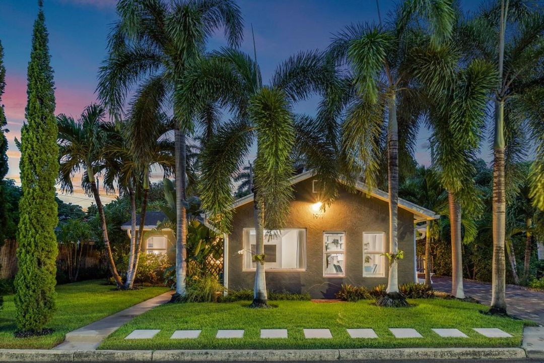 For Rent: $13,500 (2 beds, 2 baths, 1135 Square Feet)