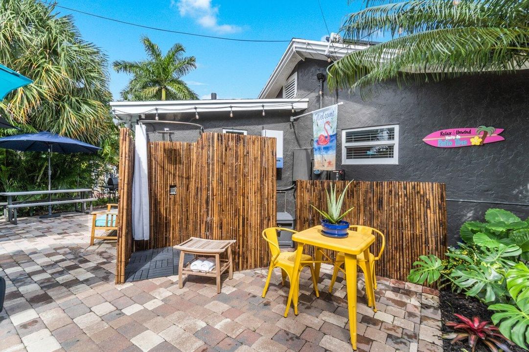 For Rent: $13,500 (2 beds, 2 baths, 1135 Square Feet)