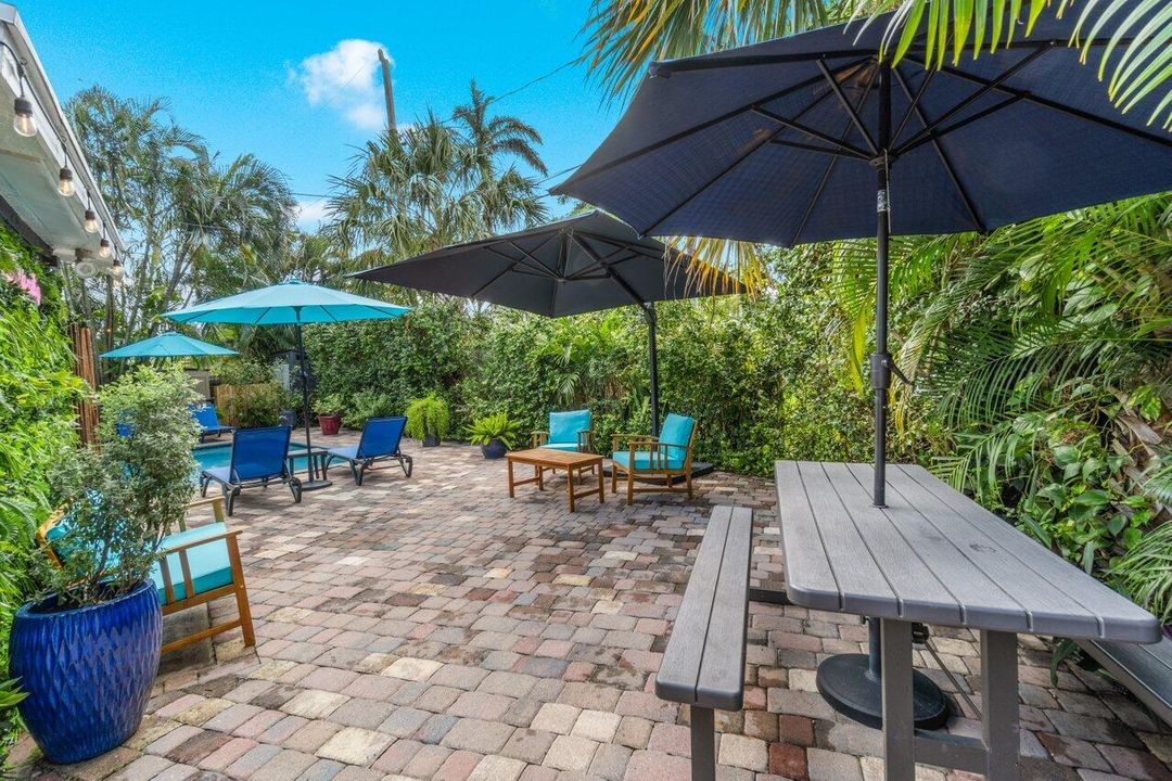 For Rent: $13,500 (2 beds, 2 baths, 1135 Square Feet)