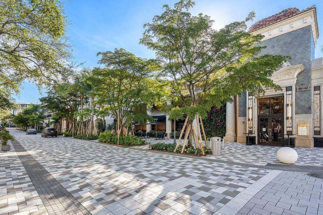 For Rent: $13,500 (2 beds, 2 baths, 1135 Square Feet)