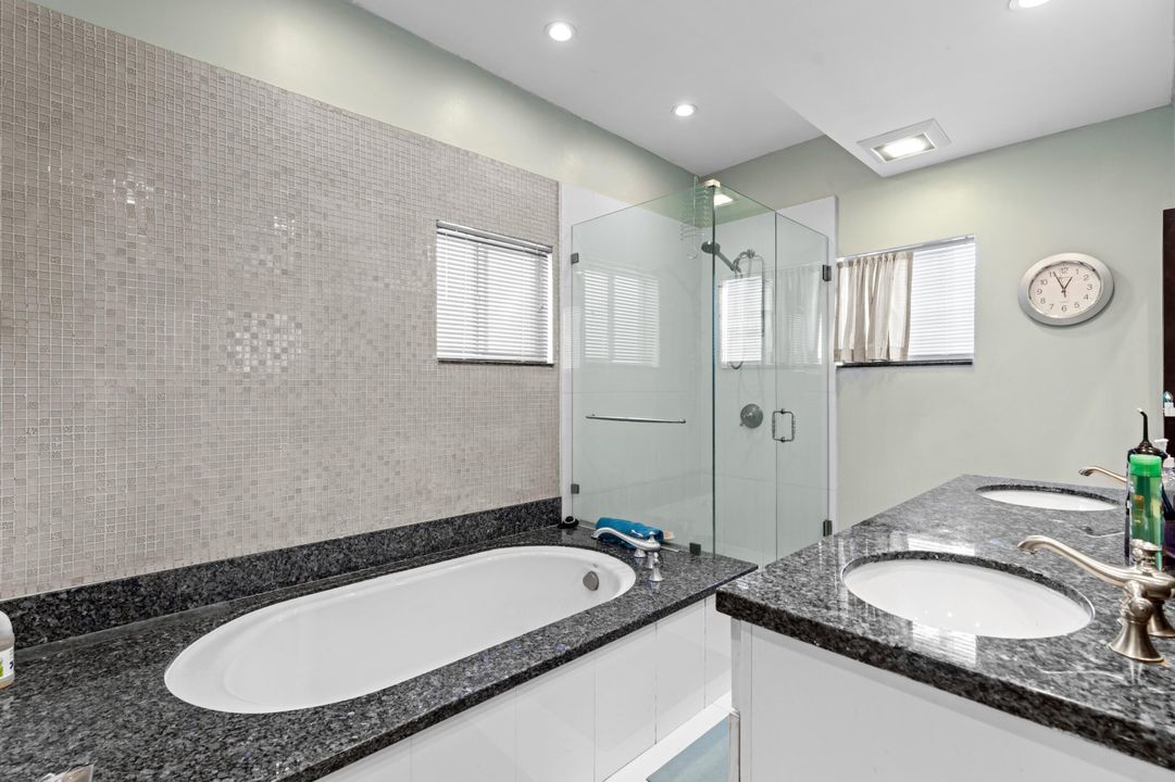 待售: $799,000 (3 贝兹, 3 浴室, 2305 平方英尺)