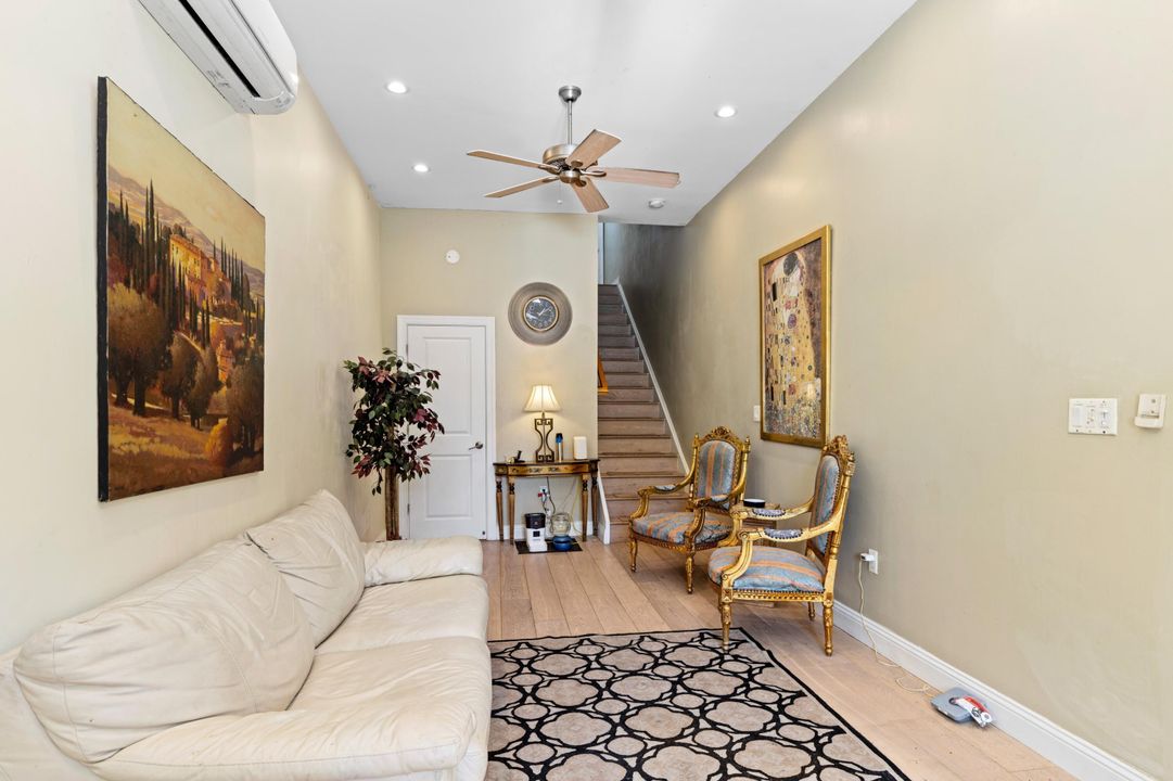 待售: $799,000 (3 贝兹, 3 浴室, 2305 平方英尺)