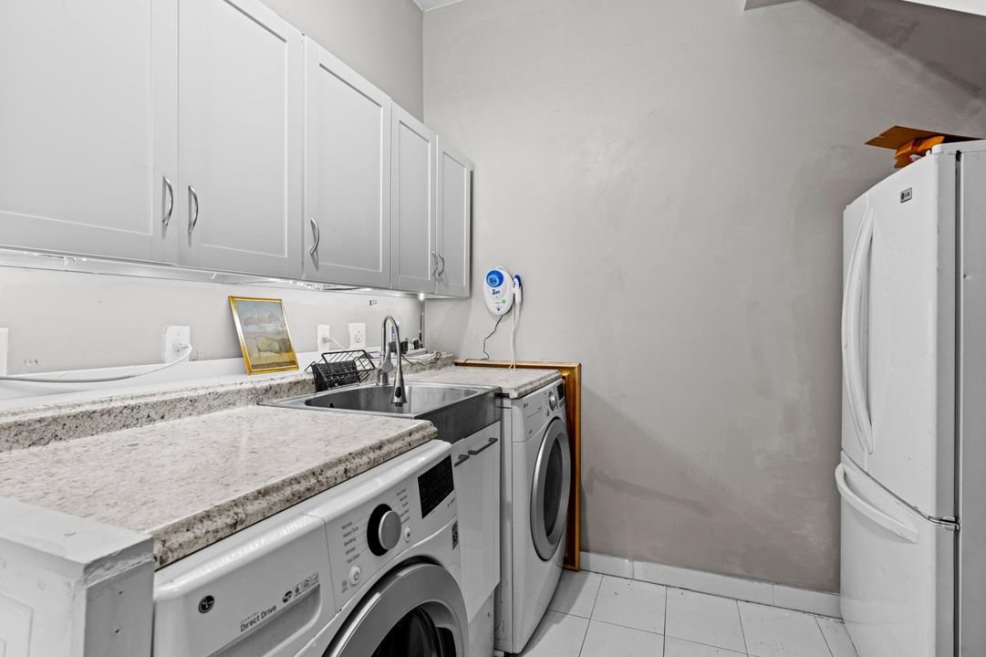 待售: $799,000 (3 贝兹, 3 浴室, 2305 平方英尺)