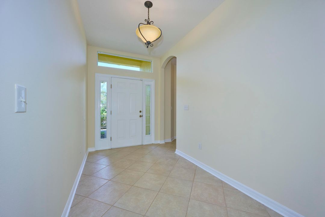 For Rent: $2,250 (3 beds, 2 baths, 2000 Square Feet)