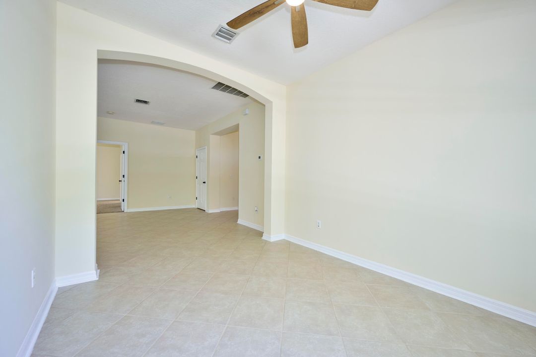 For Rent: $2,250 (3 beds, 2 baths, 2000 Square Feet)