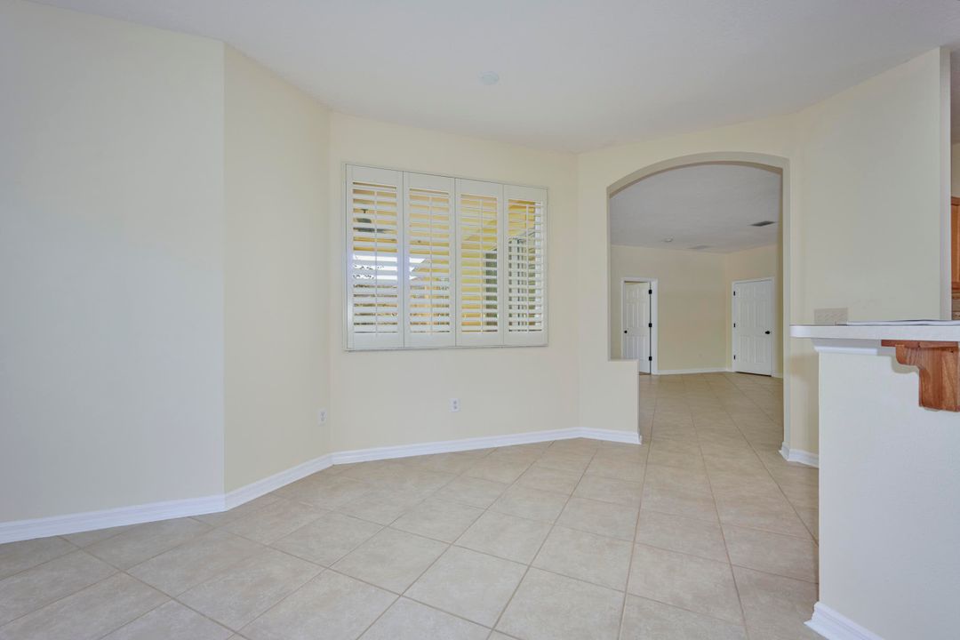 For Rent: $2,250 (3 beds, 2 baths, 2000 Square Feet)