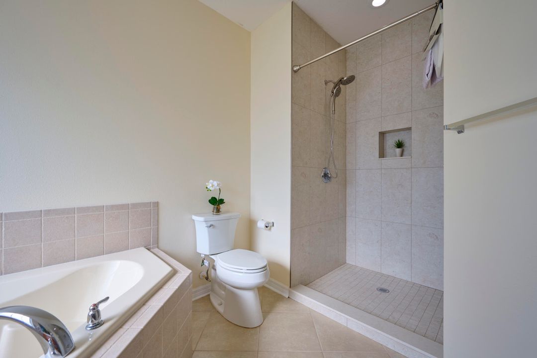 For Rent: $2,250 (3 beds, 2 baths, 2000 Square Feet)