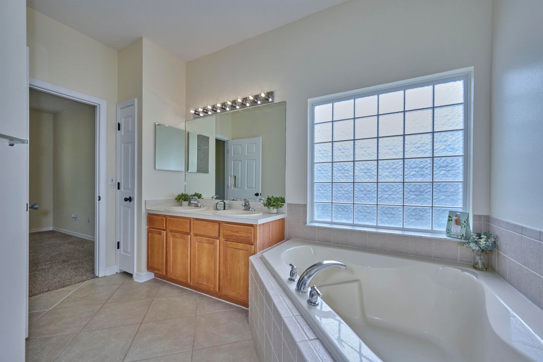 For Rent: $2,250 (3 beds, 2 baths, 2000 Square Feet)