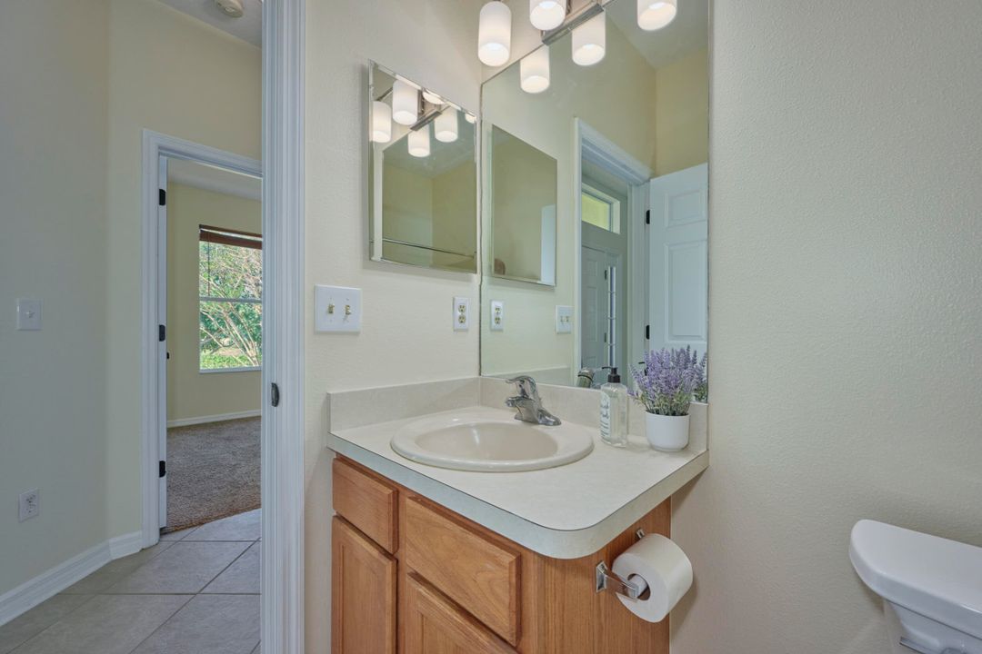 For Rent: $2,250 (3 beds, 2 baths, 2000 Square Feet)