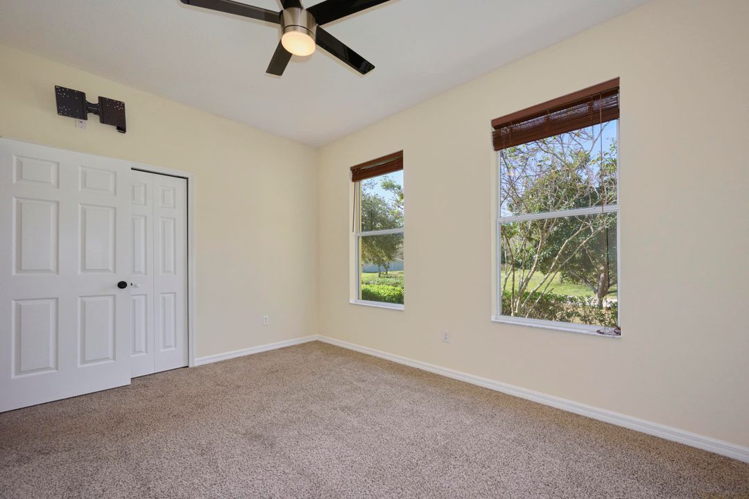 For Rent: $2,250 (3 beds, 2 baths, 2000 Square Feet)