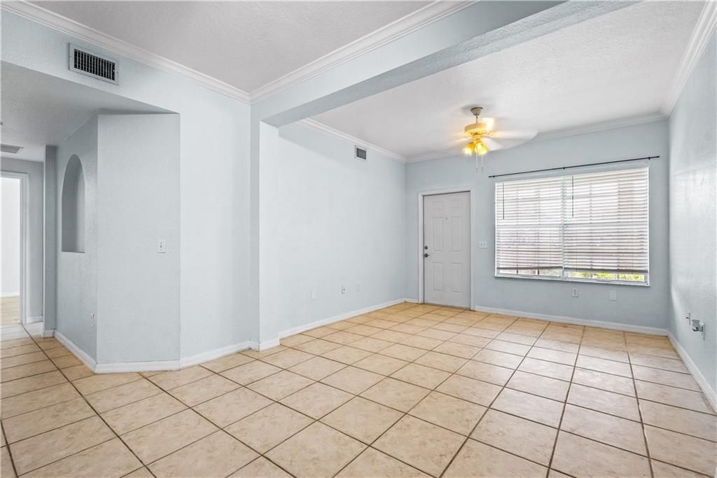 На продажу: $199,000 (2 спален, 2 ванн, 1035 Квадратных фут)