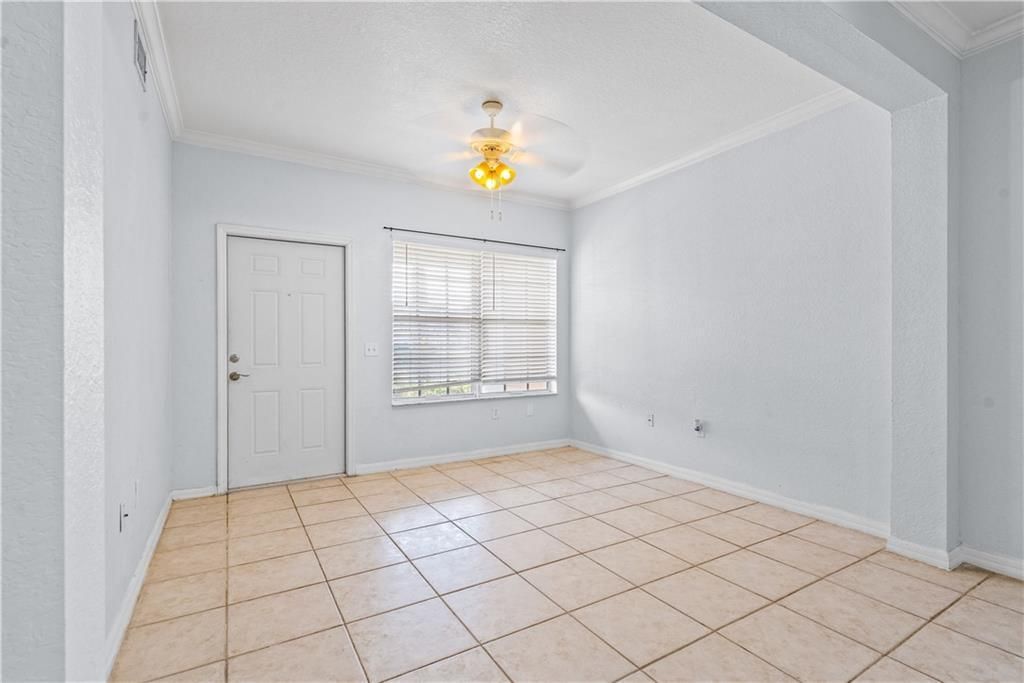 На продажу: $199,000 (2 спален, 2 ванн, 1035 Квадратных фут)