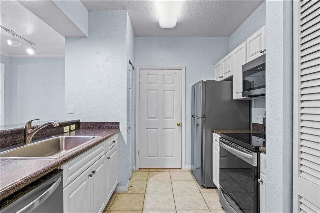 На продажу: $199,000 (2 спален, 2 ванн, 1035 Квадратных фут)