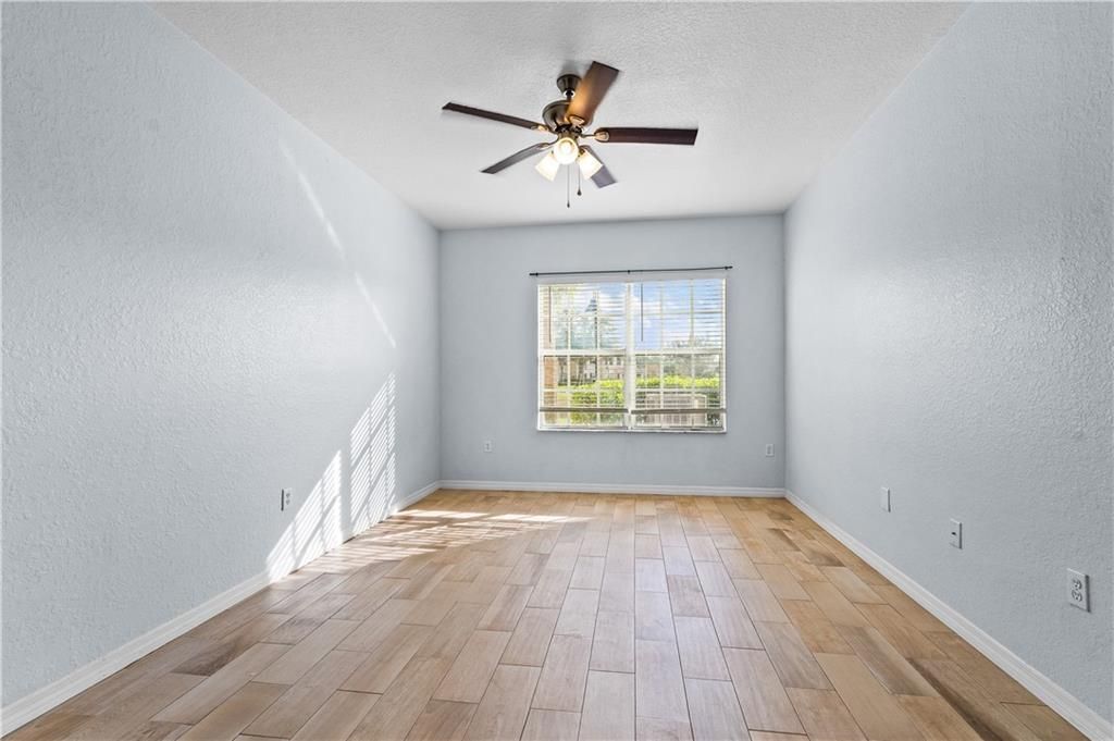 На продажу: $199,000 (2 спален, 2 ванн, 1035 Квадратных фут)