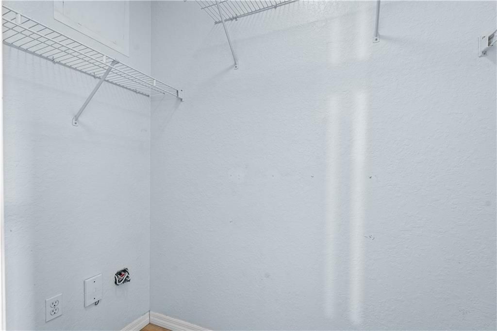 На продажу: $199,000 (2 спален, 2 ванн, 1035 Квадратных фут)