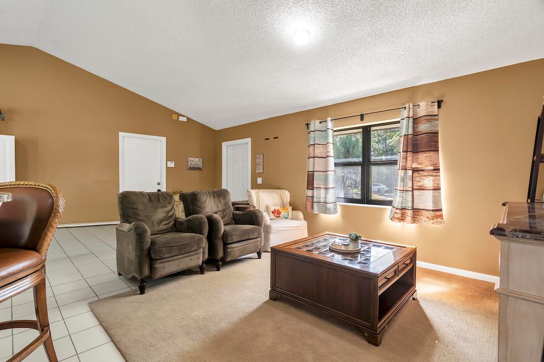 待售: $549,000 (3 贝兹, 2 浴室, 1218 平方英尺)