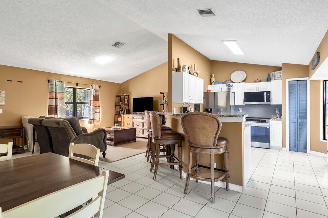 待售: $549,000 (3 贝兹, 2 浴室, 1218 平方英尺)