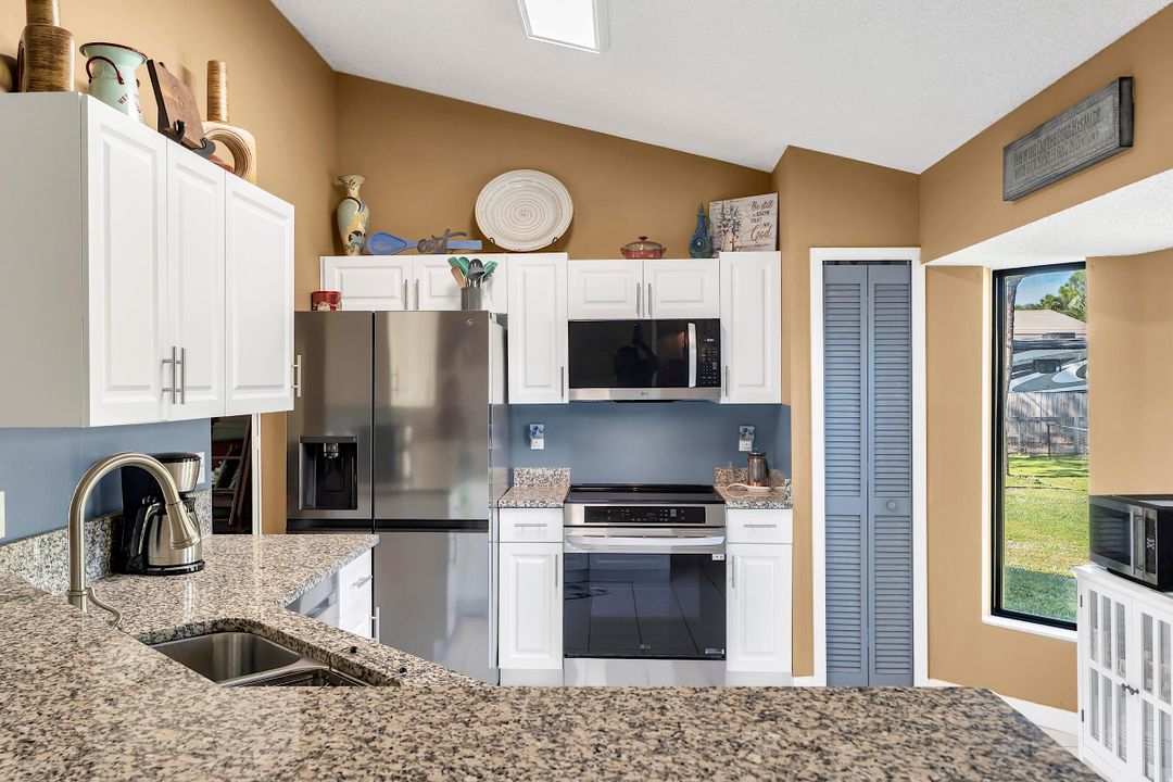 待售: $549,000 (3 贝兹, 2 浴室, 1218 平方英尺)