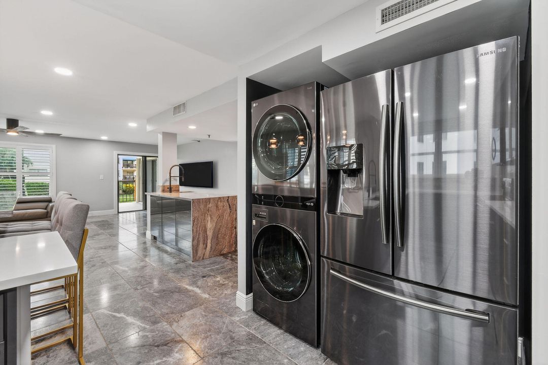 En Venta: $675,000 (3 camas, 2 baños, 2011 Pies cuadrados)