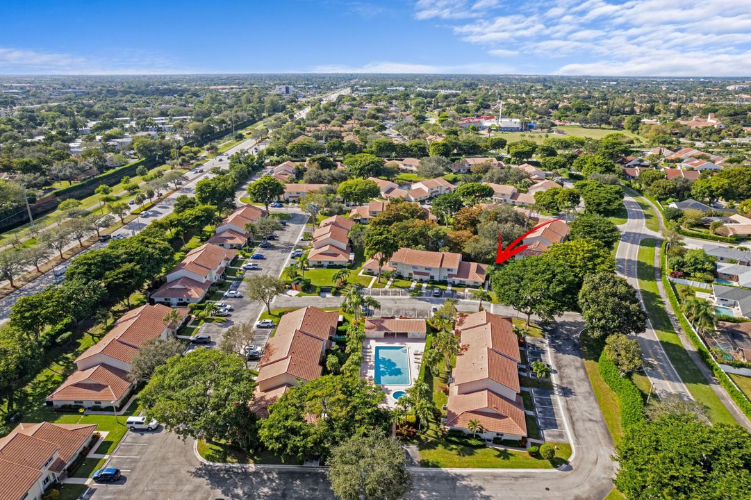 На продажу: $325,000 (2 спален, 2 ванн, 1092 Квадратных фут)