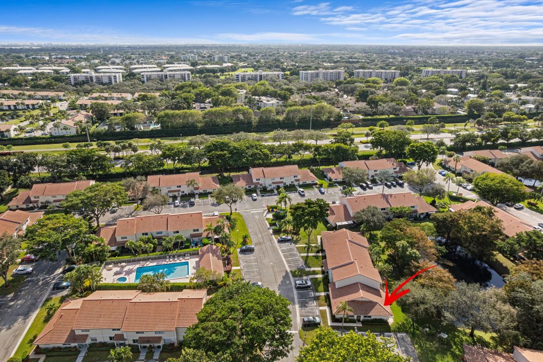 На продажу: $325,000 (2 спален, 2 ванн, 1092 Квадратных фут)